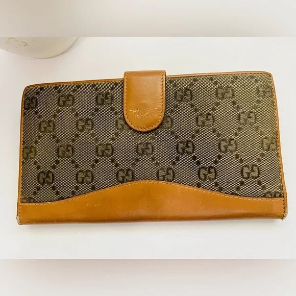 Gucci
vintage GG Canvas French Purse - Picture 2 of 14